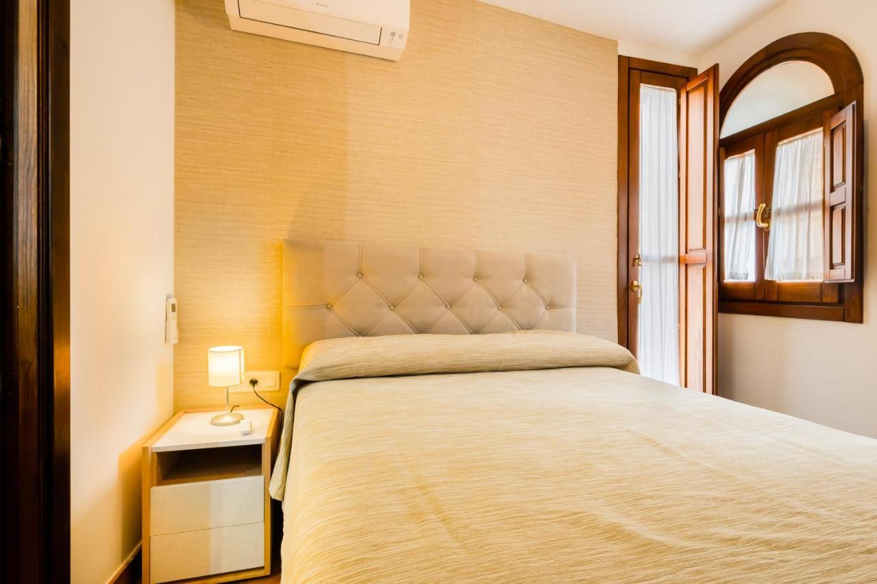 Suites Duplex Deluxe Sevilla Center Esterno foto